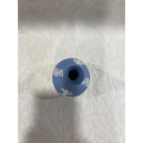 Wedgwood Blue Jasperware Bud Vase With Cherub Relief & Foliate Design - Picture 7 of 12